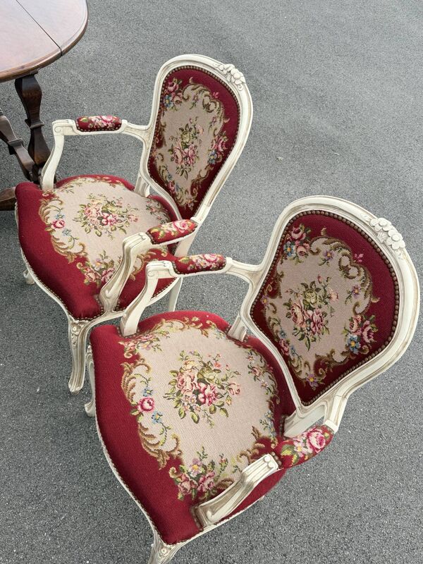 Paire de fauteuils de style Louis XV - Bois sculpté et tapisserie flor