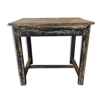 Table 80cm long