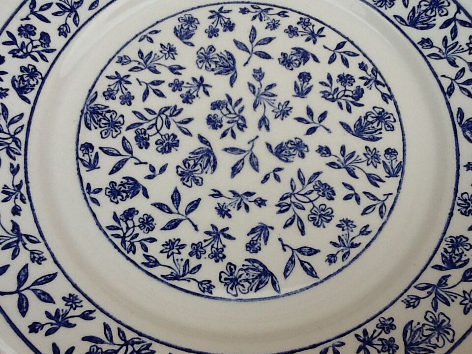 Cheese plate with floral decoration