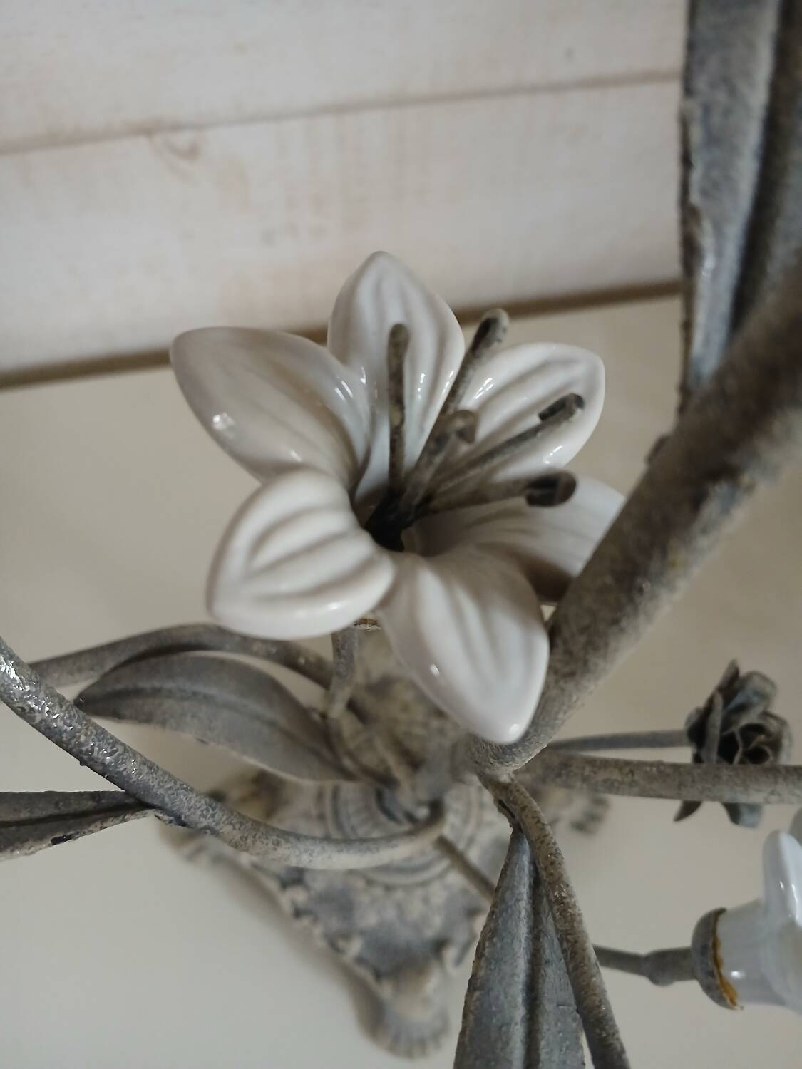 Antique chandelier in cast iron/metal and porcelain