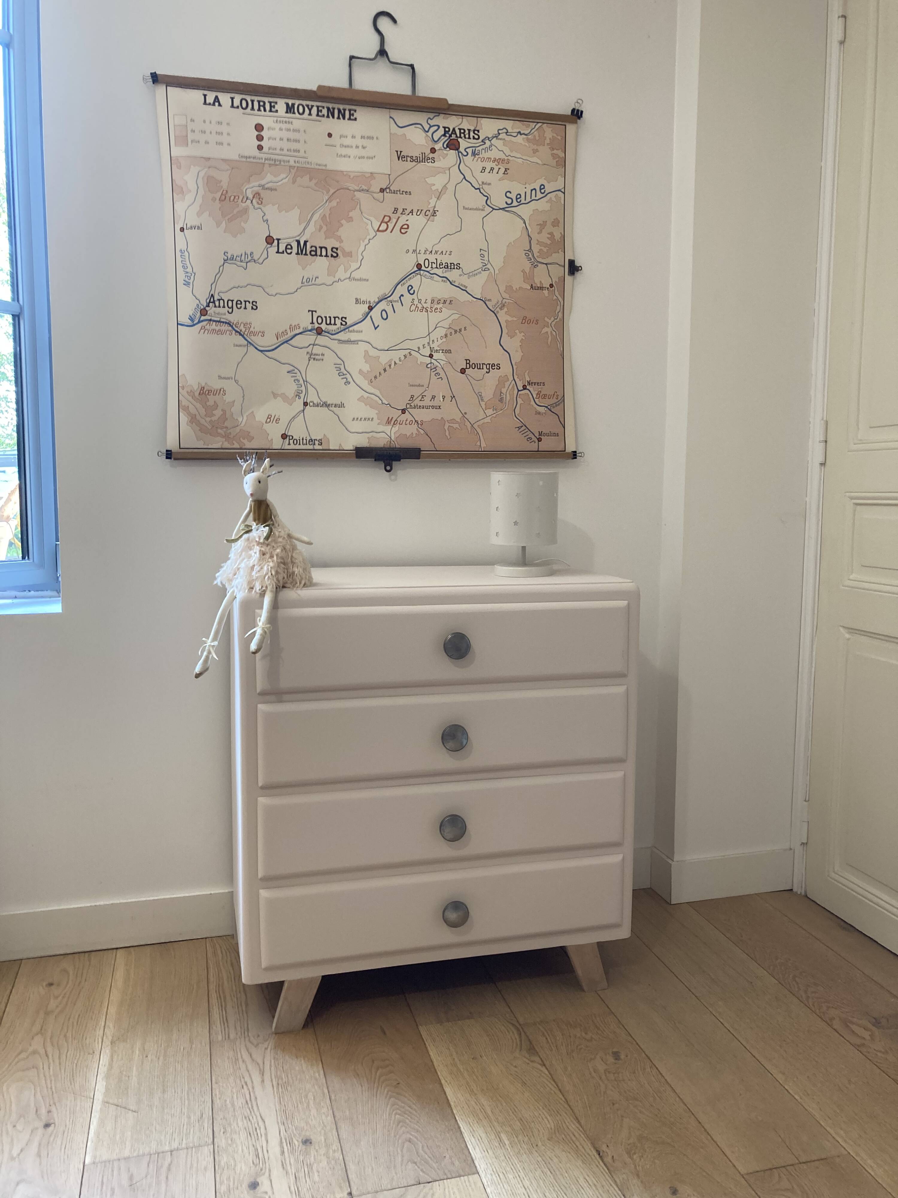 Vintage chest of drawers