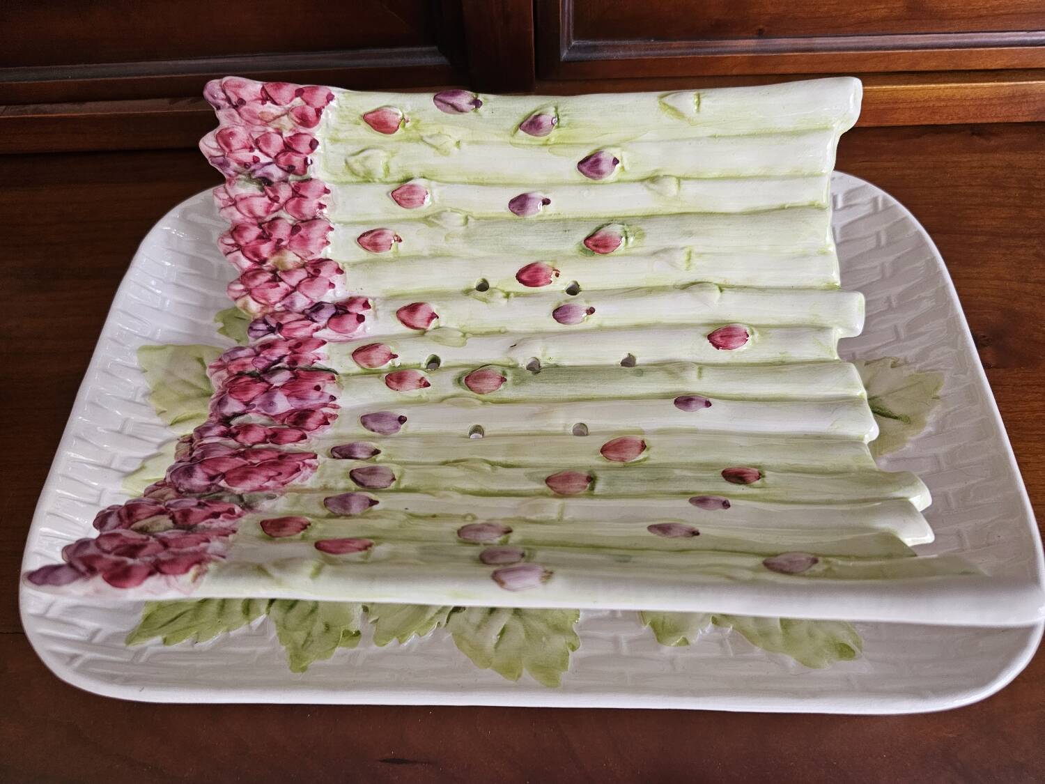 Asparagus dish and drainer in slip