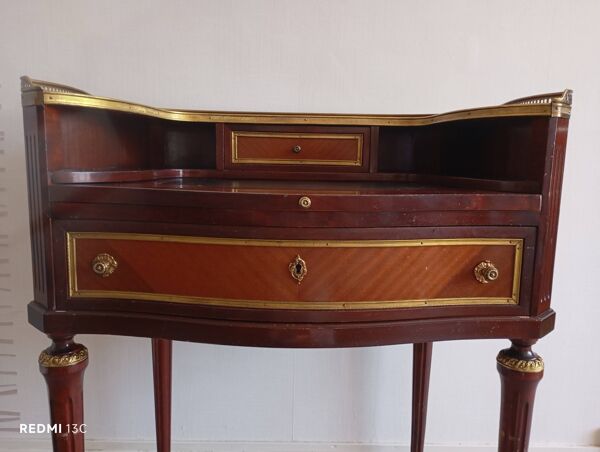 Bureau bonheur du jour