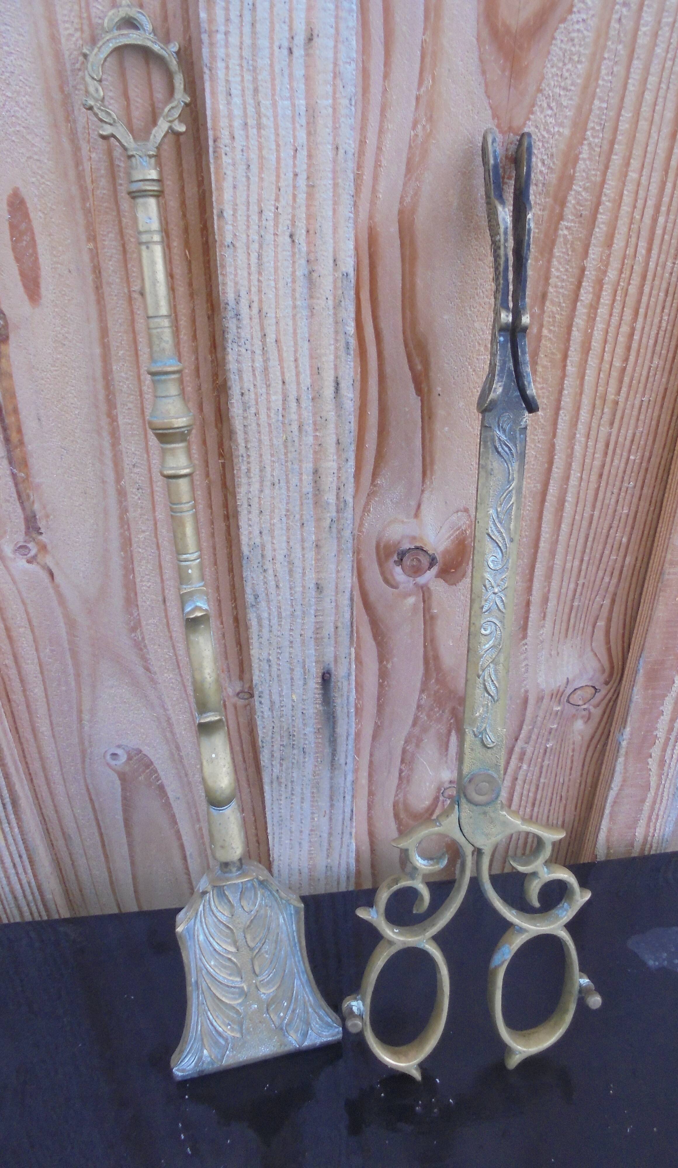 Zoomorphic bronze fireplace shovel and tongs