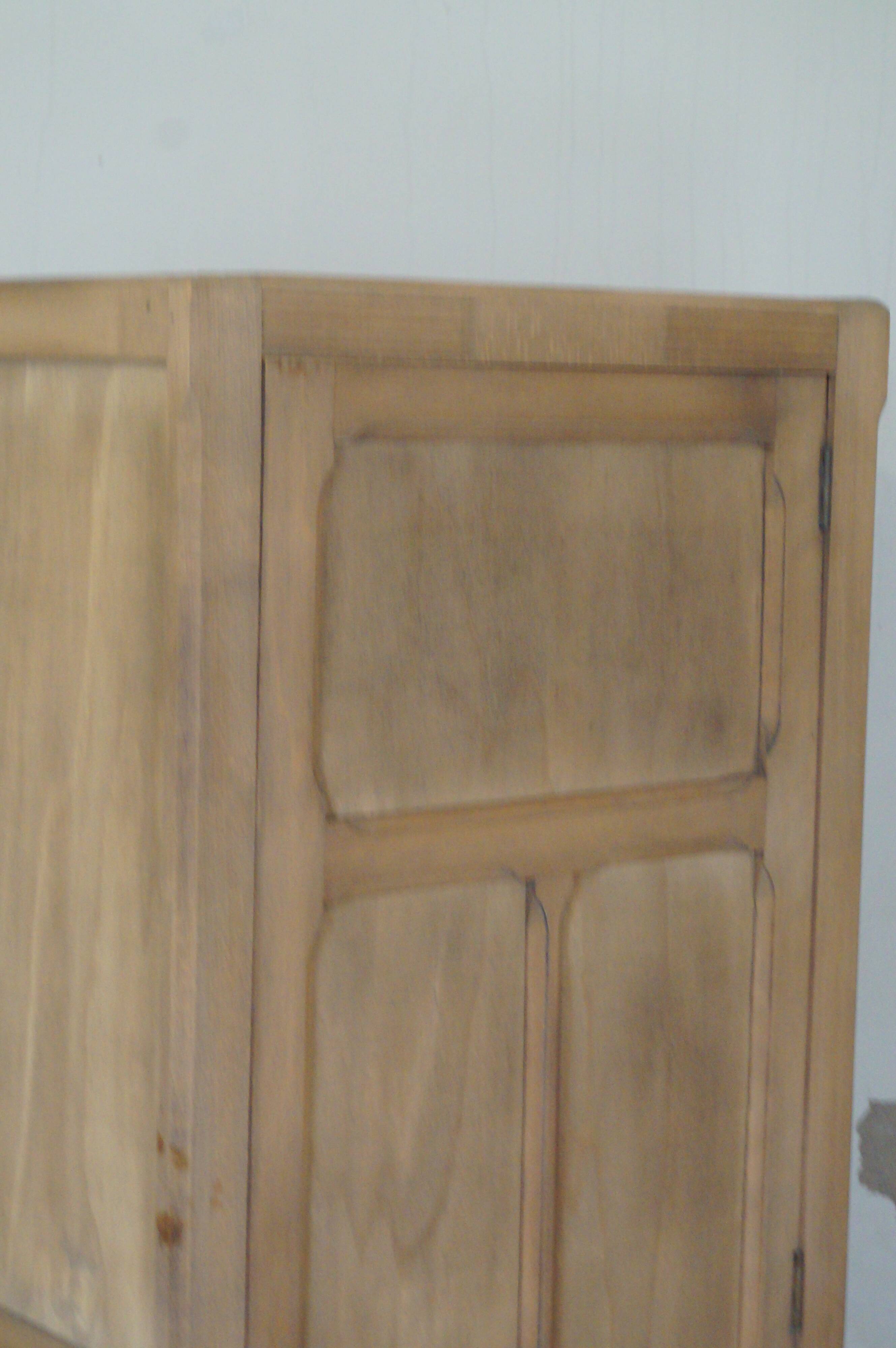 Armoire parisienne en bois brut 1940