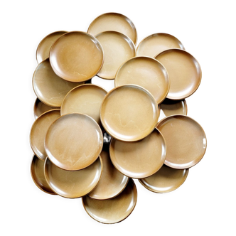 Set of 24 stoneware plates