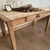 Table basse en bois brut