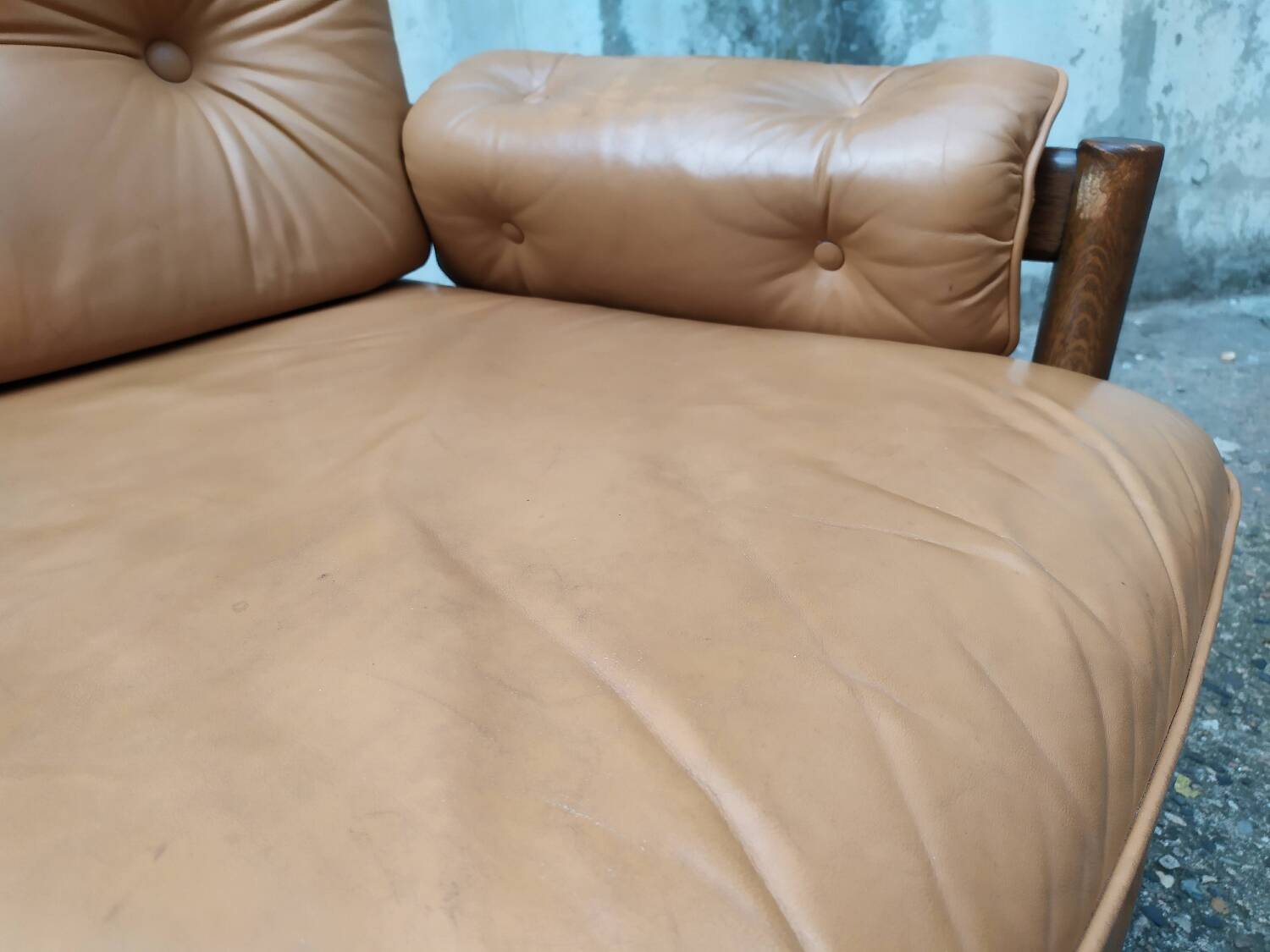 Scandinavian leather lounge