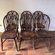 6 Windsor Wheelback chairs in chestnut, 19th century