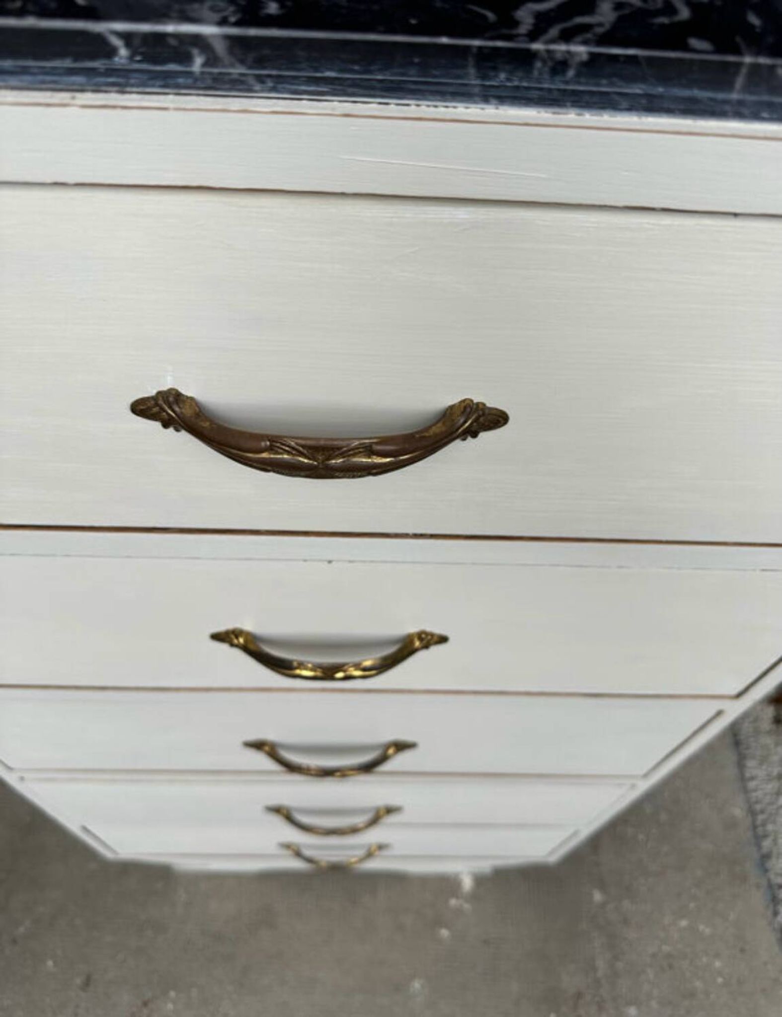 Vintage chiffonier
