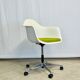 Fauteuil plastic armchair de Charles et Ray Eames édition Vitra