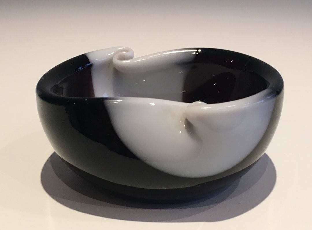 Two-Coloured Black and White Glass Dish with Swirls, circa 1970