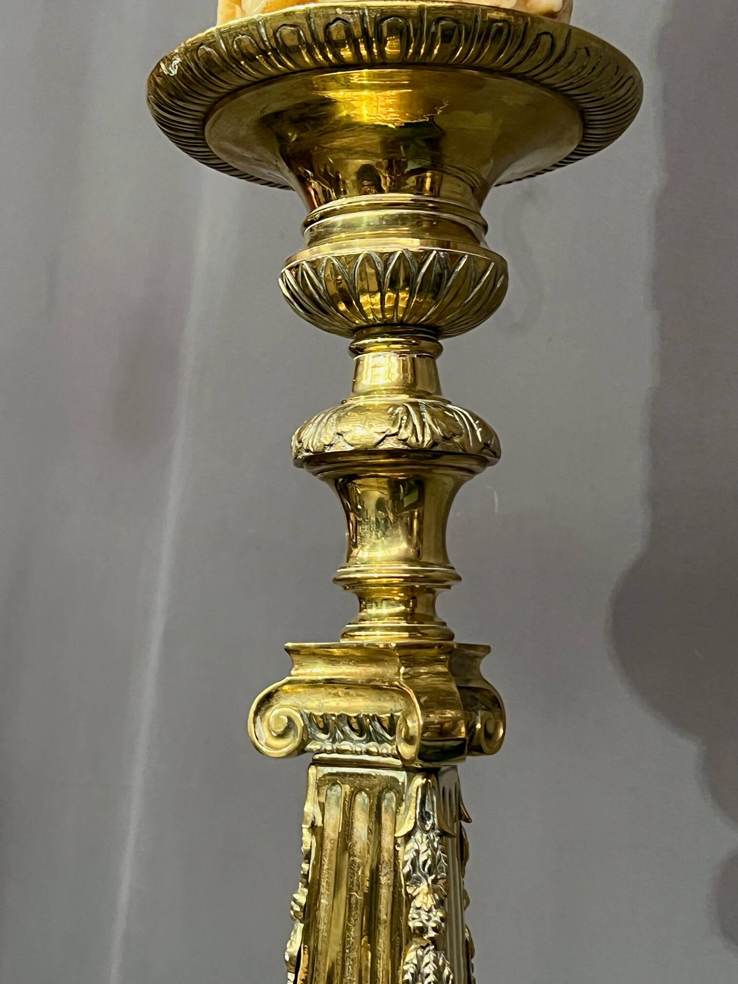 Large floor candlestick in solid bronze.
