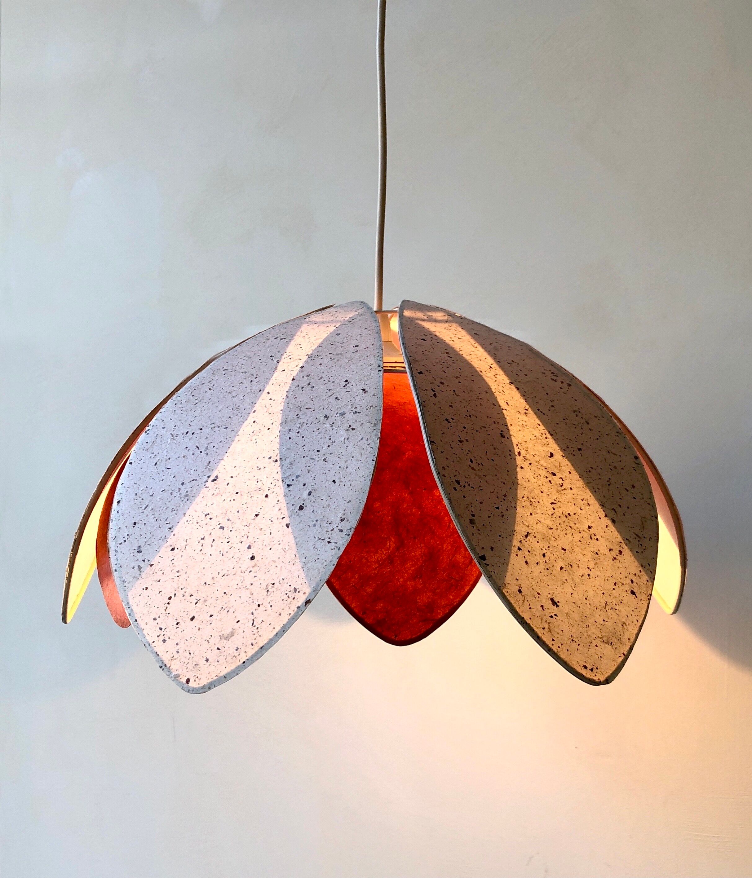 Suspension lamp flower