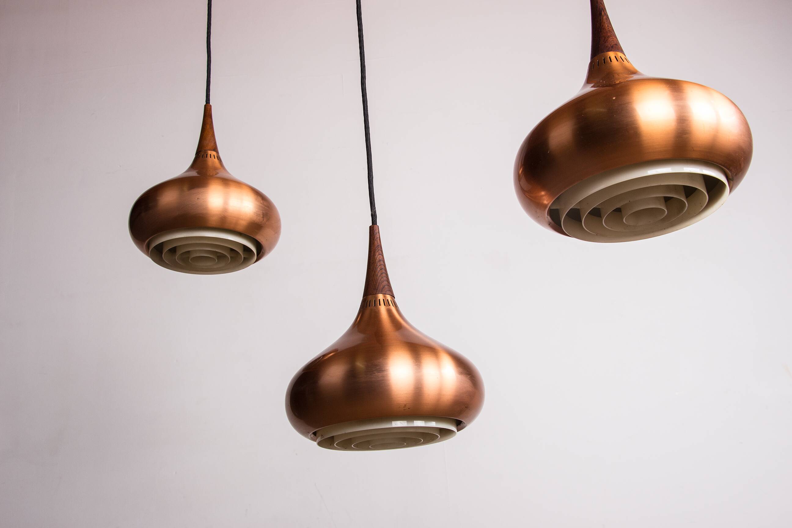 Triple Danish pendant light in metal and Rosewood, Orient model, Jo Hammerborg for Fog & Morup.