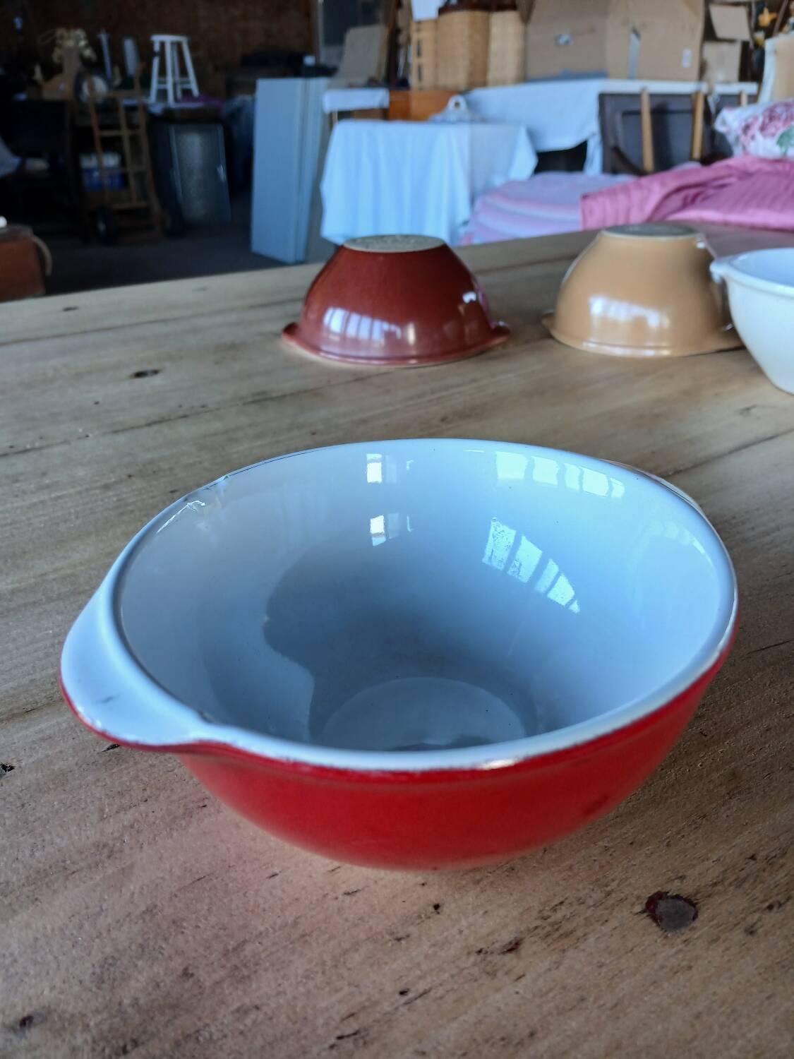 5 old Émile Henry bowls