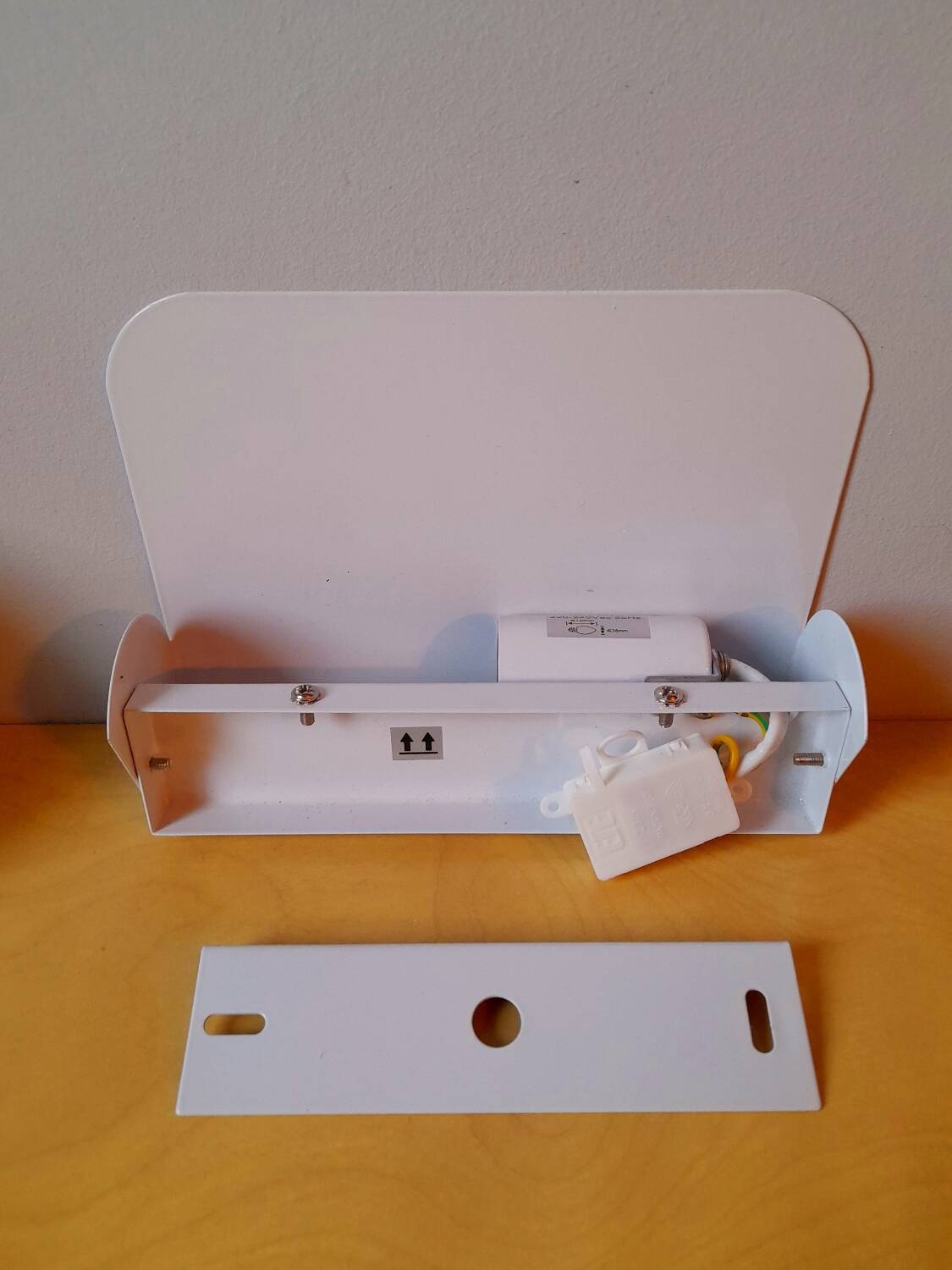 White lacquered metal wall sconces