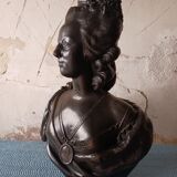 Large bust in old plaster Marie-Antoinette patinated black.  Dimensions 75 cm/52 cm