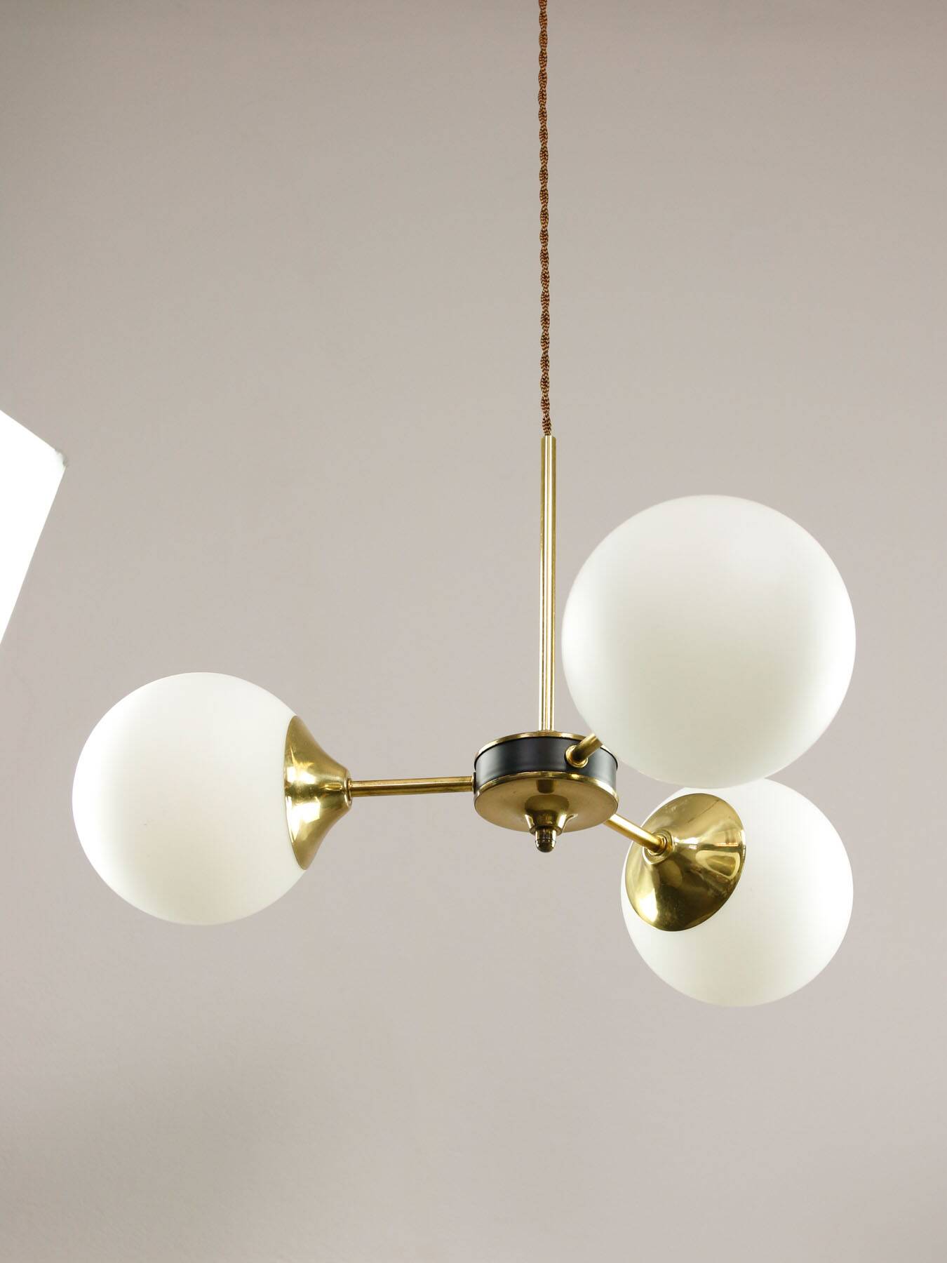 Mid-Century Modern Italian Chandelier in Brass and Opaline Glass, 1960s