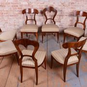 Chaises Biedermeier en noyer, Autriche, années 1830, ensemble de 8