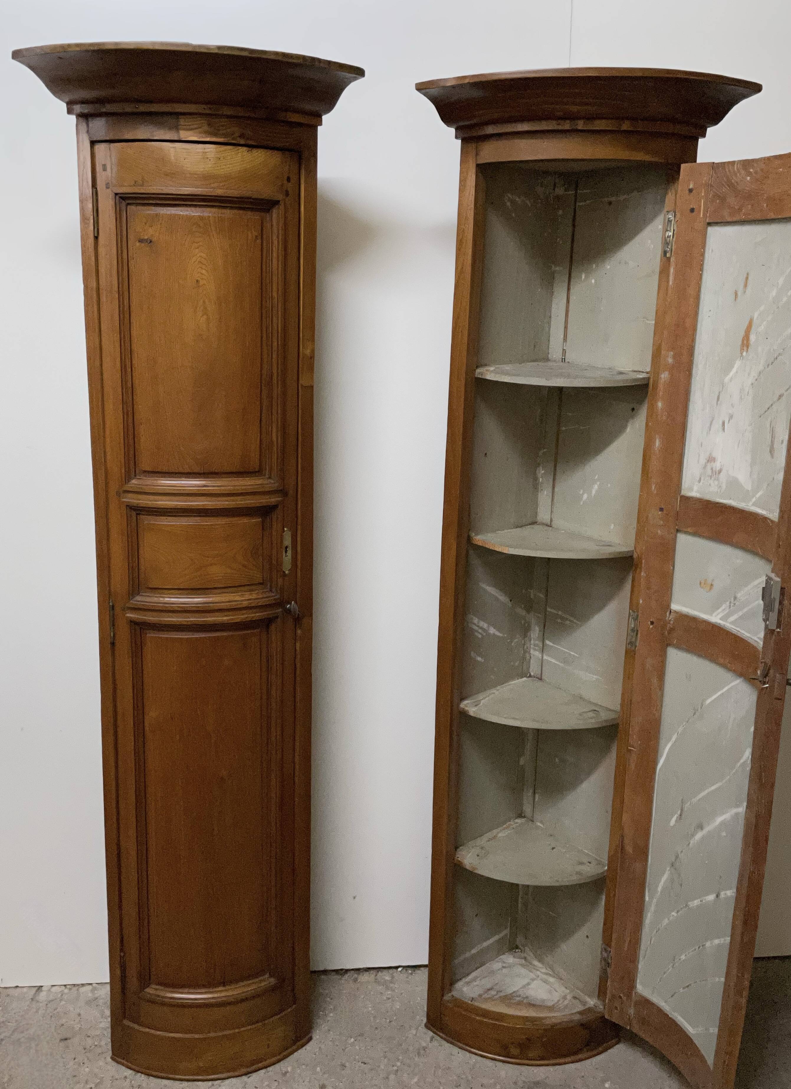 Pair of corners in ash and oak of the nineteenth century