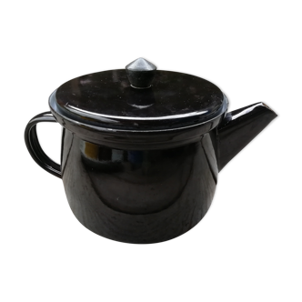 Black enamelled teapot