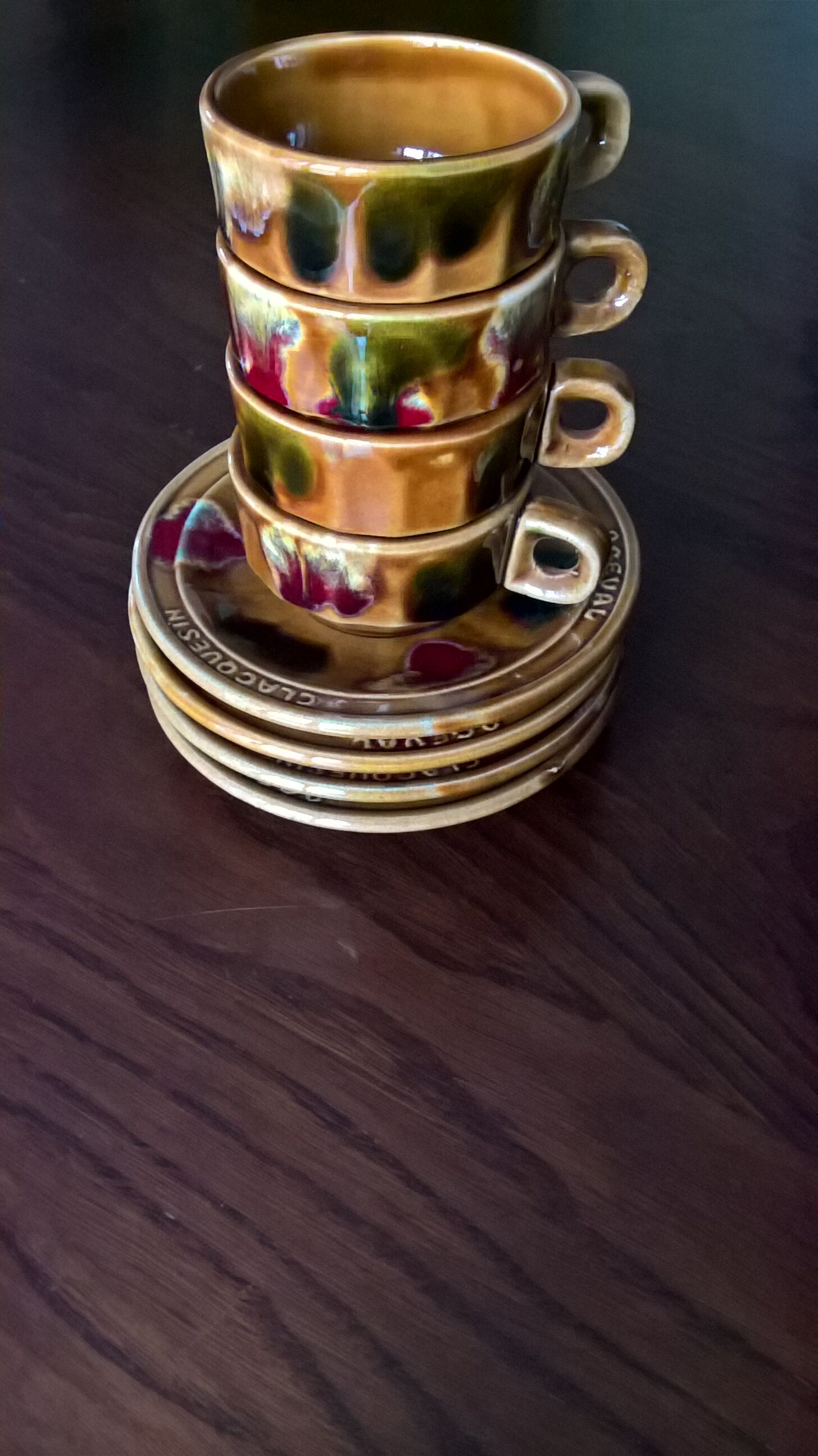 4 coffee cups bistro