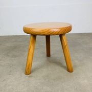 Tripod stool in pine, solid wood, vintage, mountain chalet style.