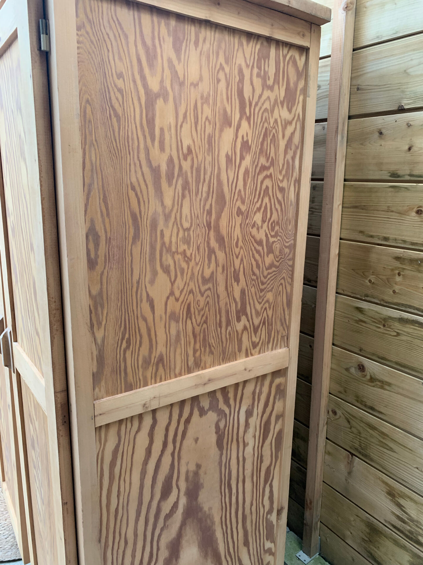 Armoire parisienne