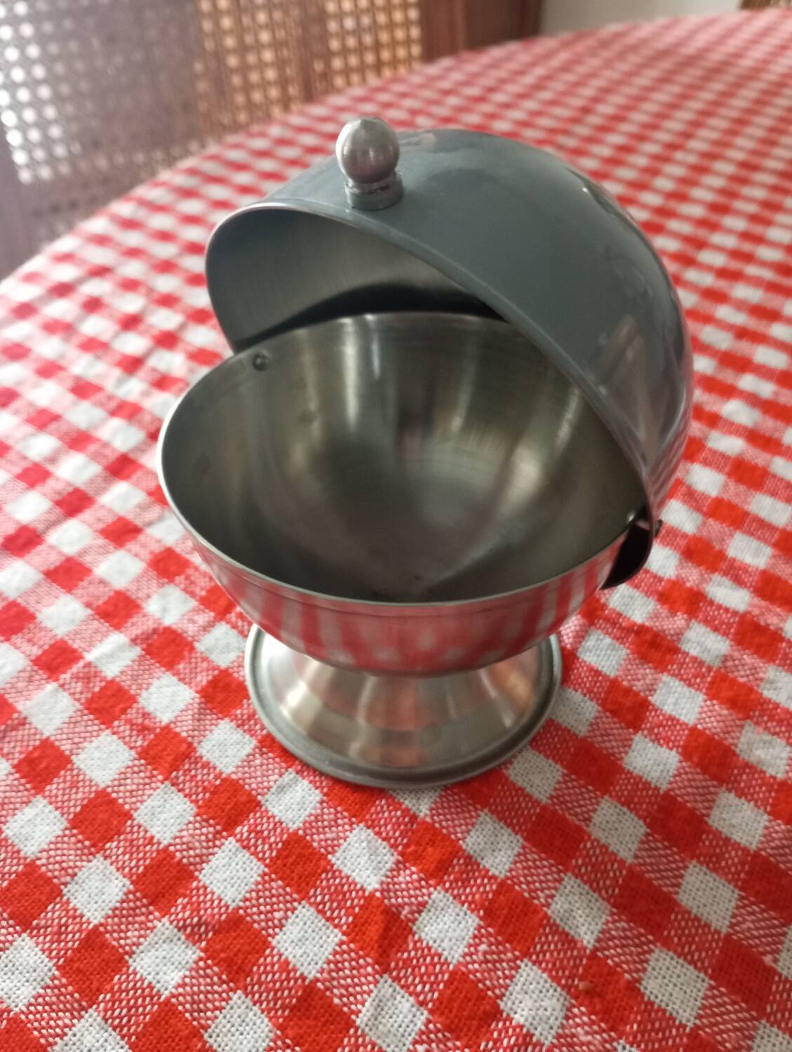 Sugar bowl