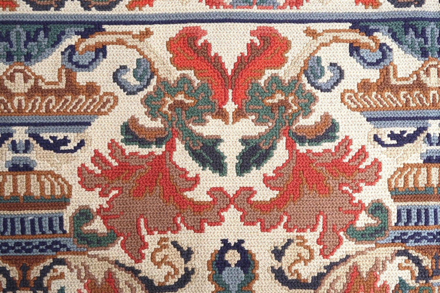 Tapis portugais Arraiolos 1950 - 237 X 183 cm