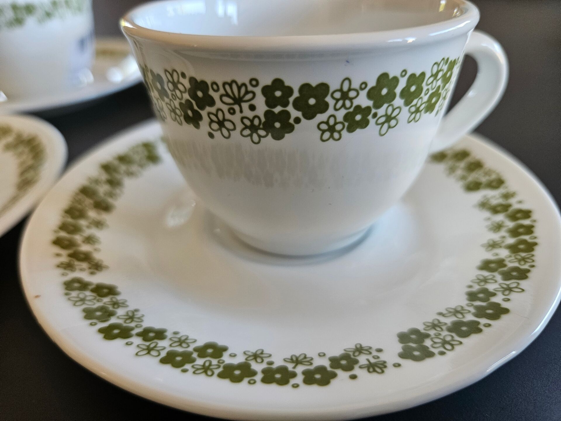 Set of 4 cups and saucers Corelle Spring Blossom Green