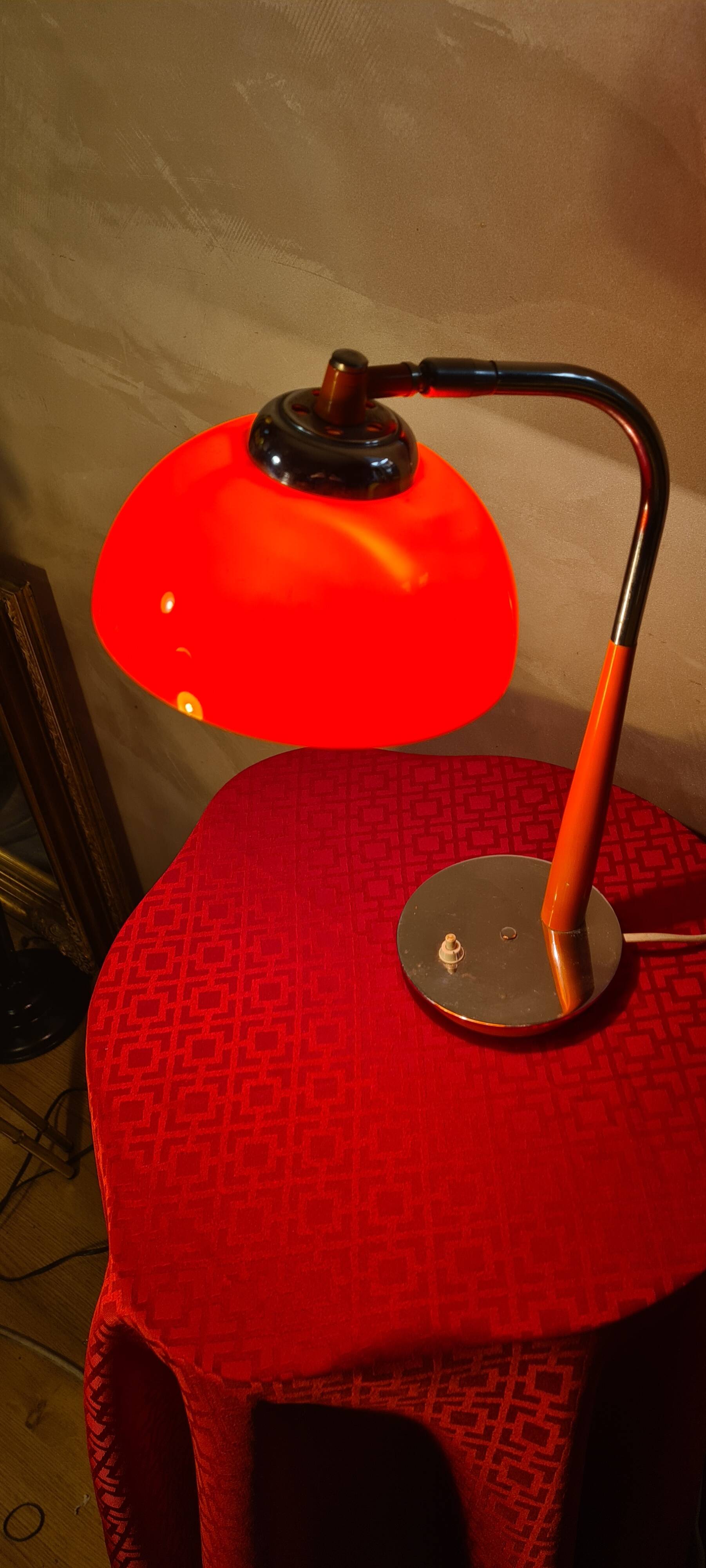 1970s chrome and acrylic desk lamp 40x27elec inter button