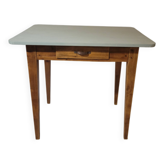 small table / desk