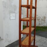 Store shelf