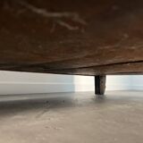 Large English chest from the 17th century in carved oak.