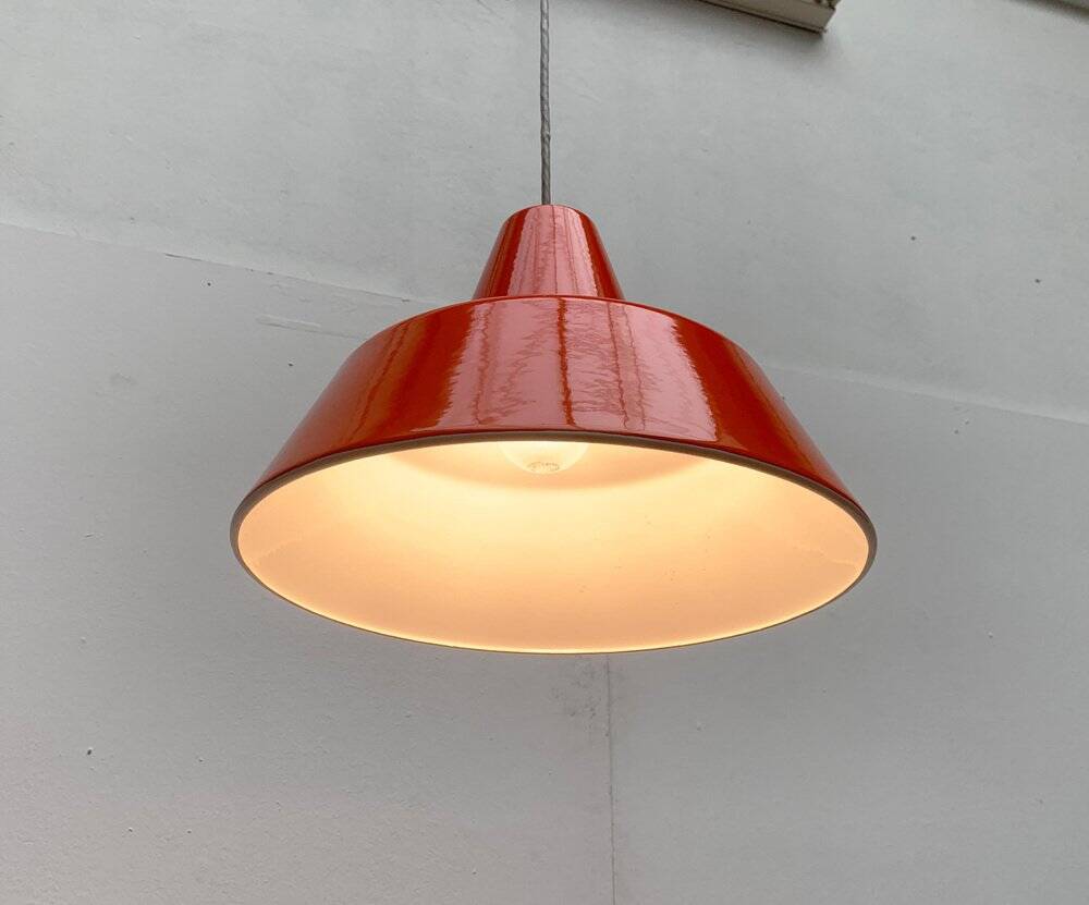 Suspensions Mid-Century danoise Emaille Amatur de Louis Poulsen, années 1960, lot de 3