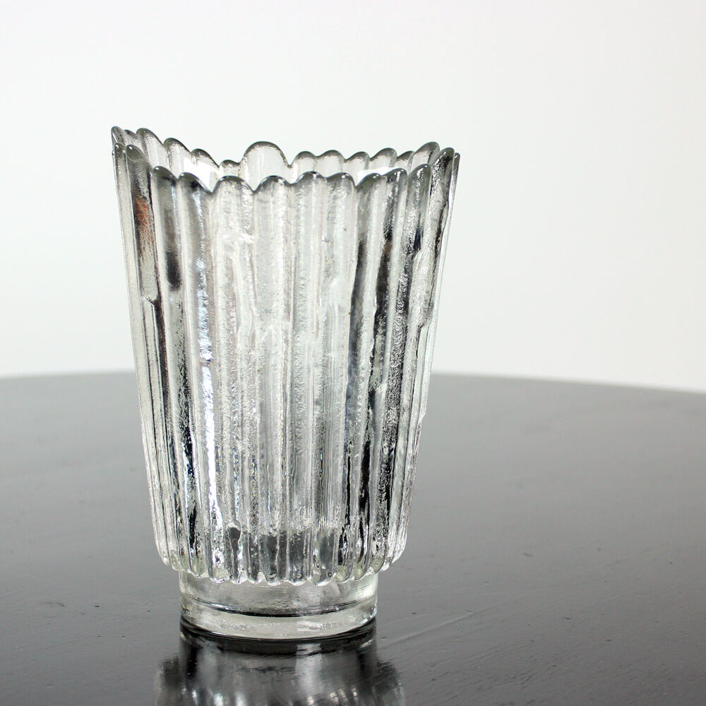 Vase en verre vintage en verre pressé par Pavel Pánek, 1979