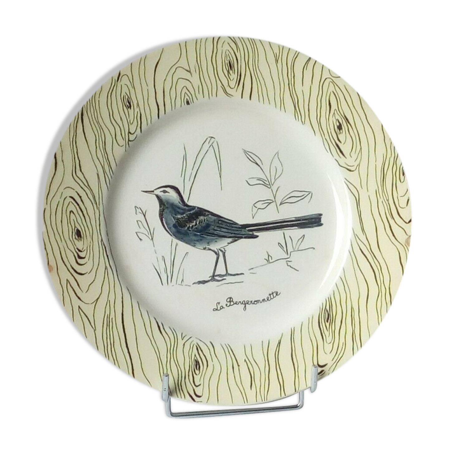 Flat plate in faience of gien the wagtail old signature