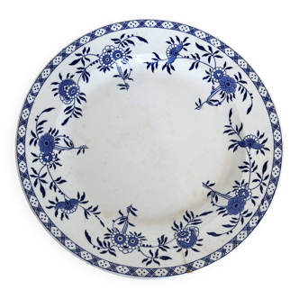 Round serving dishes - Rare Dresden porcelain