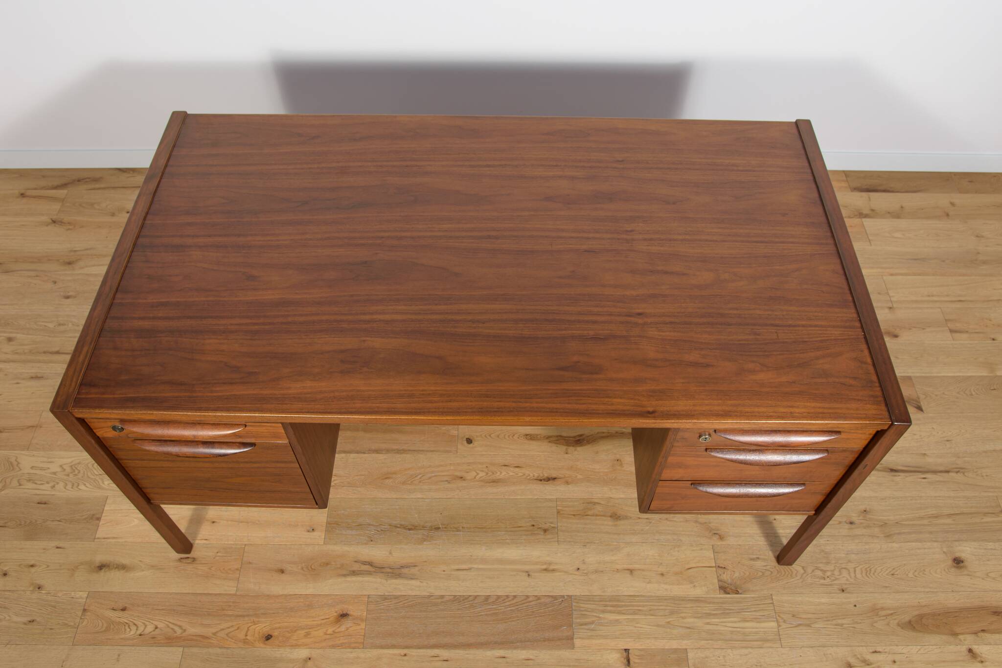 Mid-Century Walnut Desk by Jens Risom for Jens Risom Design, 1960s