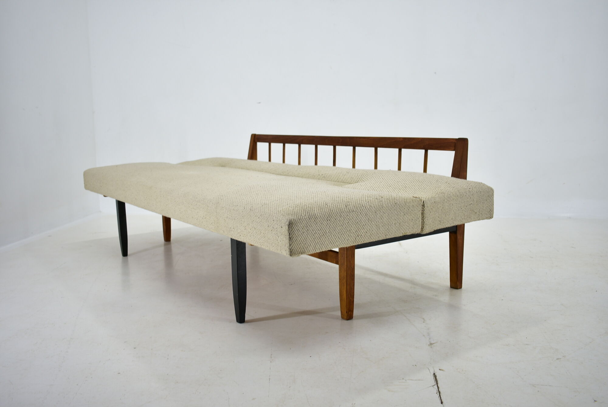 Mid-Century Sofa / Daybed Designed by Miroslav Navratil, 1960s