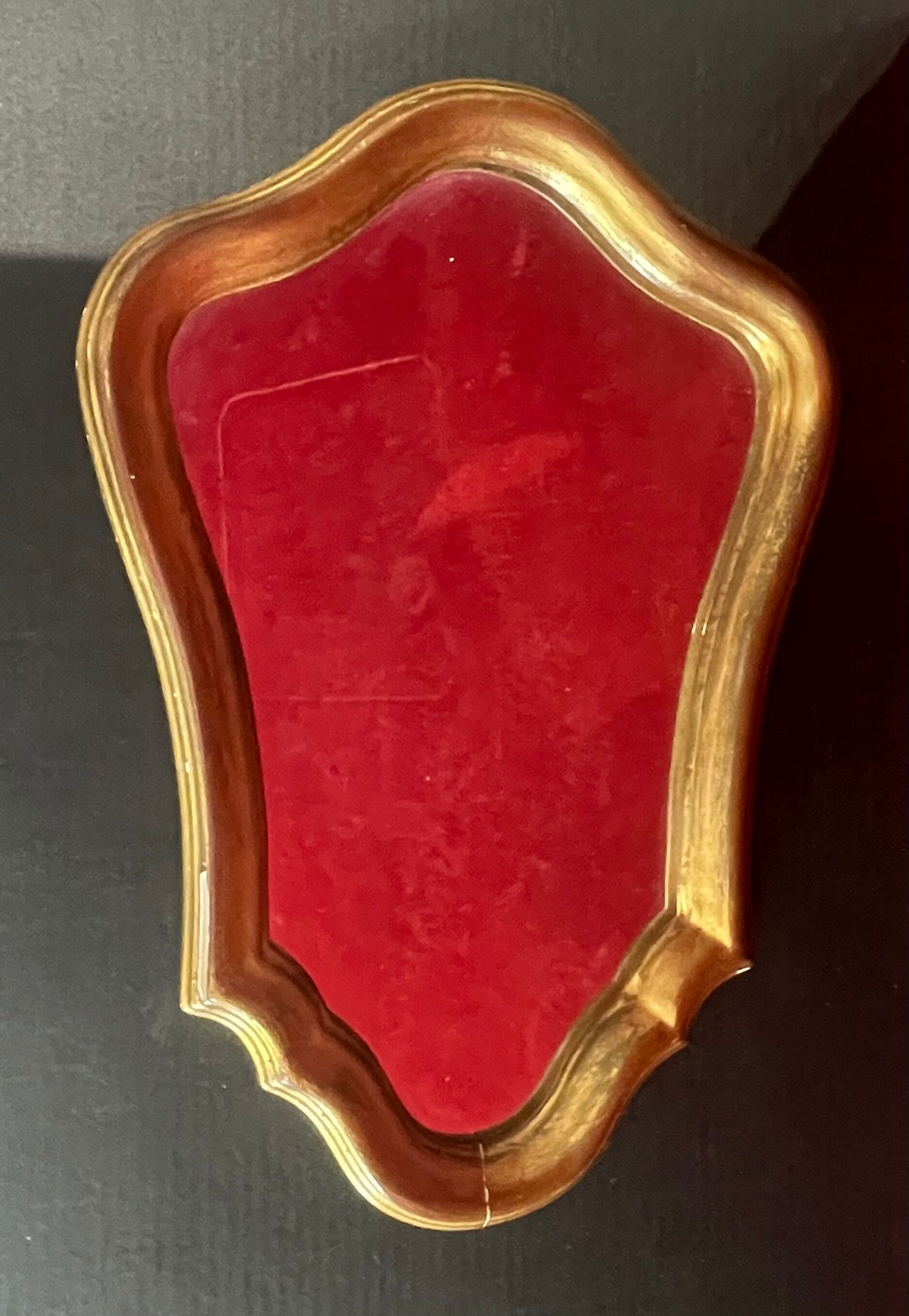 Miroir bois doré et stuc, quelques sauts