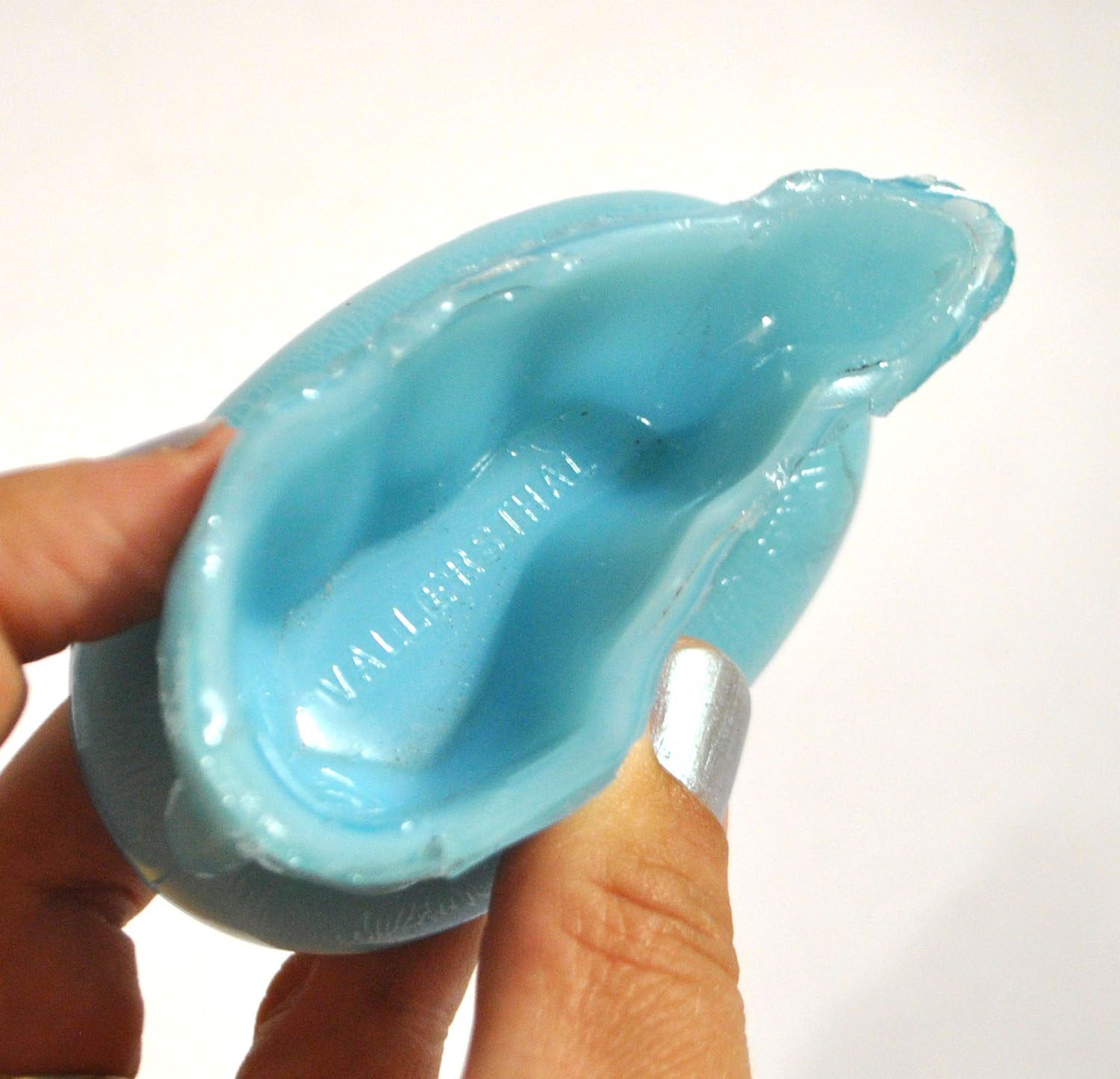 Vallerysthal easter rabbit box in blue opaline from 1900