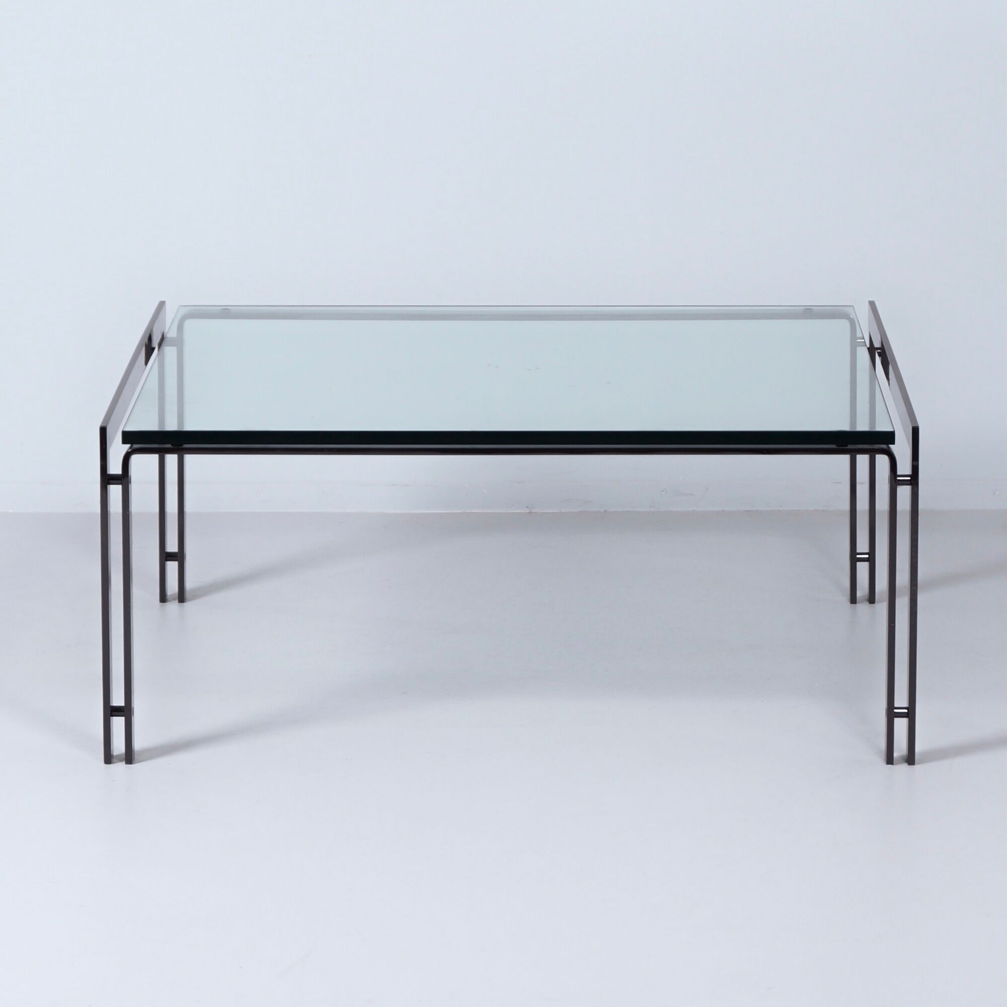 Table basse M1 par Metaform des années 80 en acier inoxydable couleur bronze.