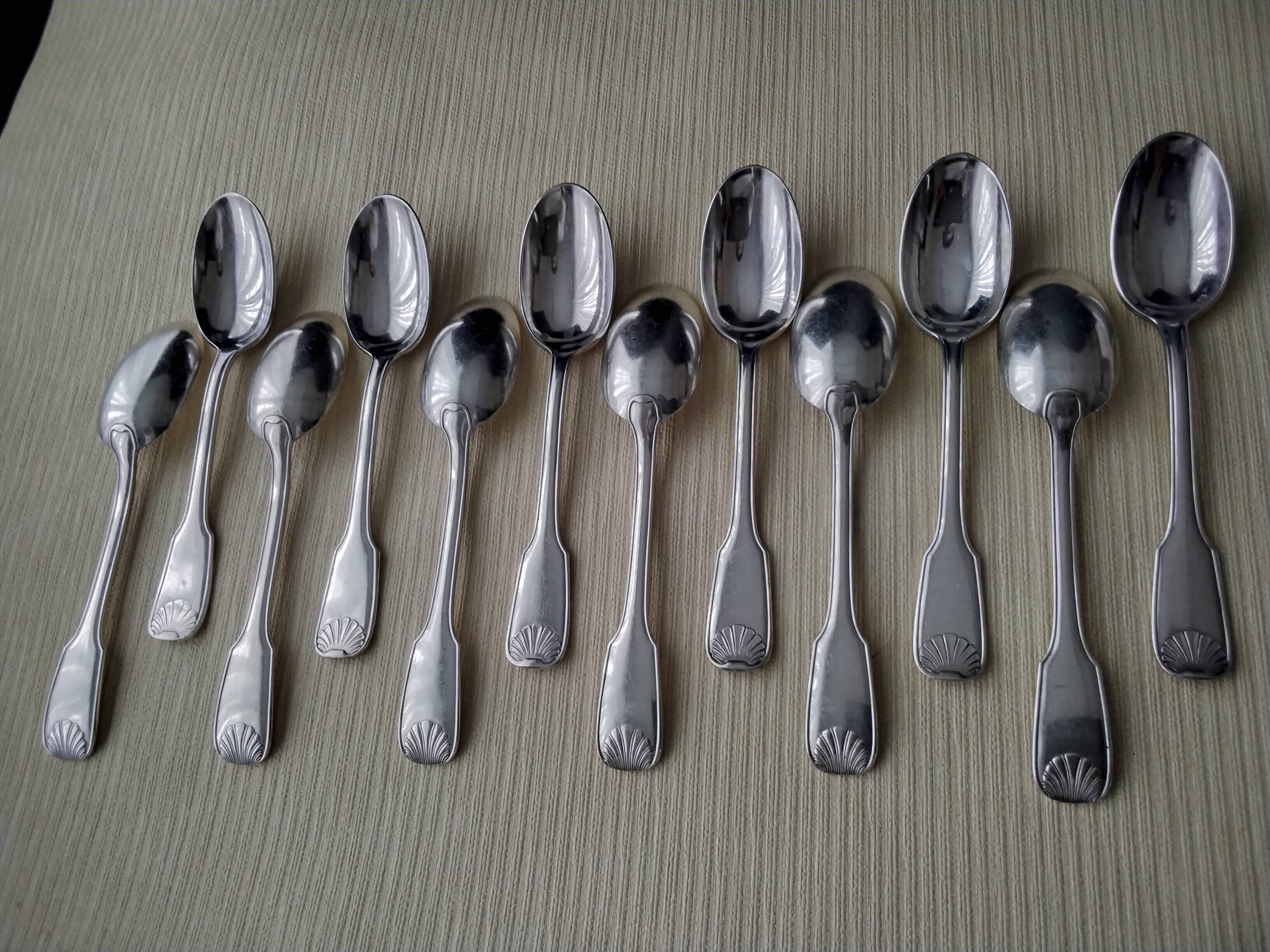 Box of 12 silver-plated teaspoons Shell model