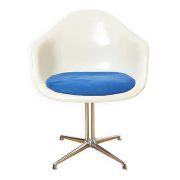 Off-White La Fonda Fiberglas Chair by Charles & Ray Eames for Herman Miller