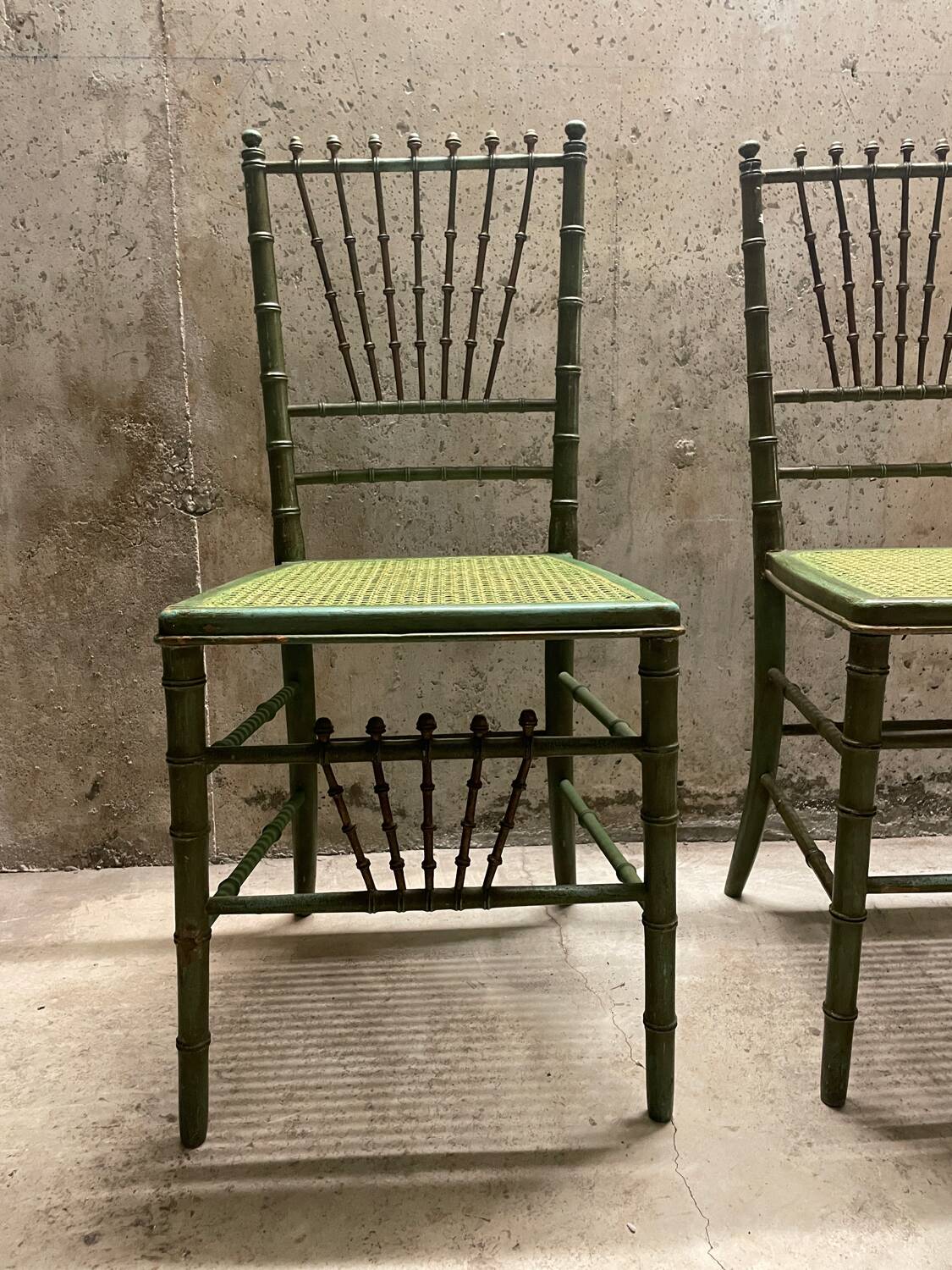 Paire de chaises vintage en bois style bambous