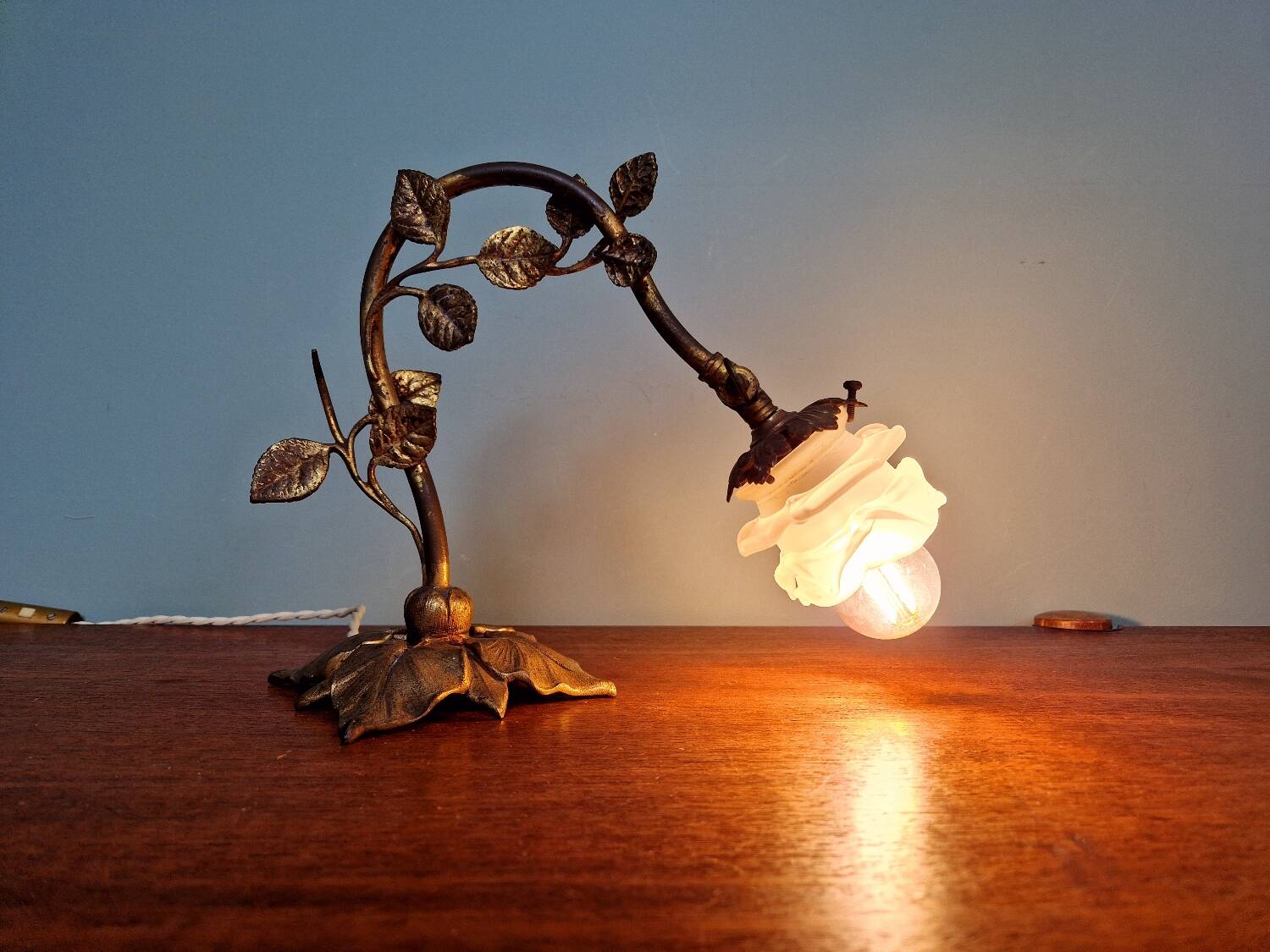 Gilt bronze table lamp, floral decoration, 1910s-20s