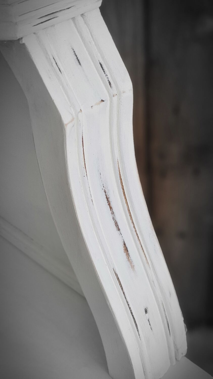 Corner unit with worn effect